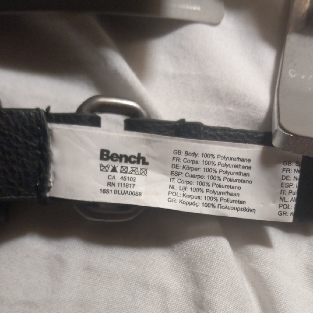 Bench Black Belt with Sleek Design - Picture 3 of 3